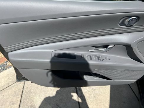 Used 2025 Hyundai Elantra SEL FWD image 16