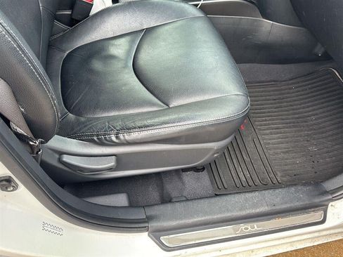 Used 2011 Kia Soul + FWD image 14