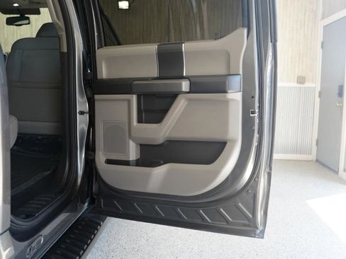 Used 2017 Ford F150 XLT RWD image 38