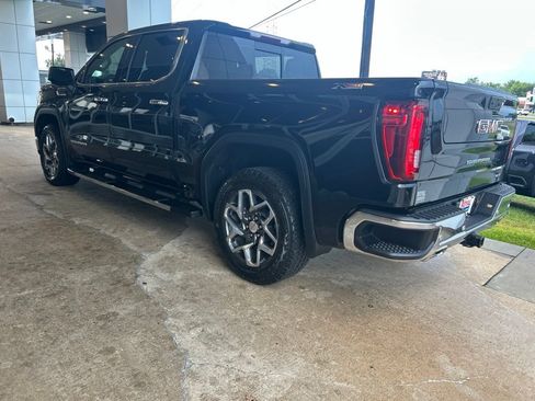 Used 2023 GMC Sierra 1500 SLT w/ SLT Premium Plus Package AWD/4WD image 5