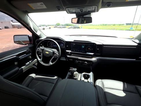 Used 2024 Chevrolet Silverado 1500 LTZ image 15