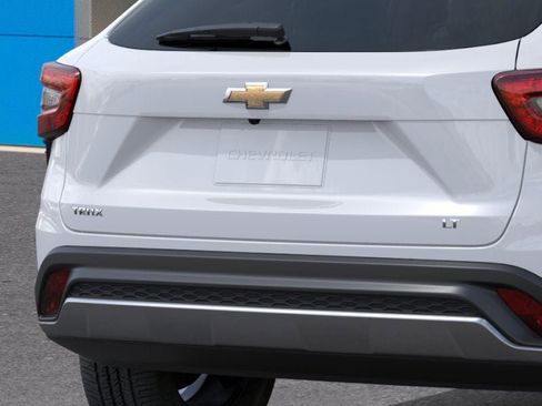 New 2026 Chevrolet Trax LT w/ LT Convenience Package FWD image 14