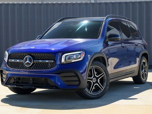 Used 2021 Mercedes-Benz GLB 250 image 1