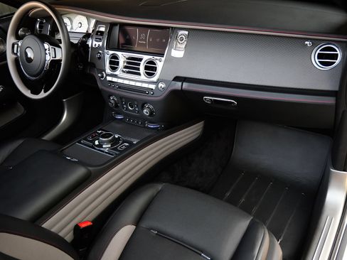 Certified 2021 Rolls-Royce Dawn RWD image 17
