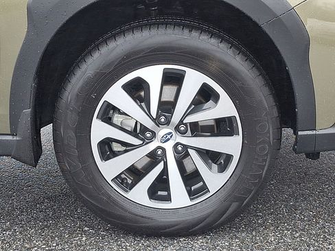 Certified 2025 Subaru Outback Premium image 9