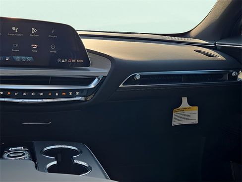 New 2025 Cadillac Lyriq Luxury image 21