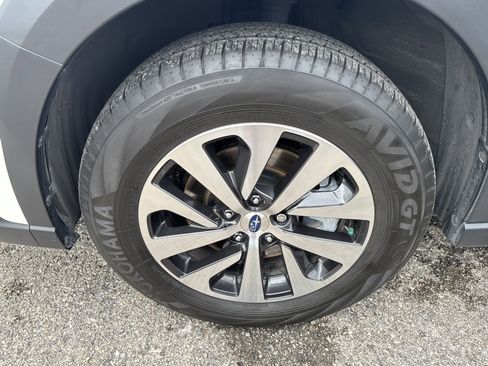 Used 2024 Subaru Outback Premium AWD/4WD image 9