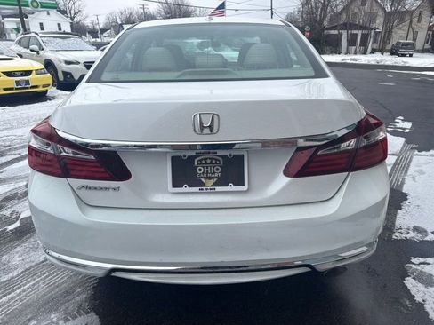 Used 2016 Honda Accord EX image 6