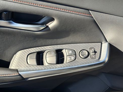 New 2025 Nissan Sentra SR image 18