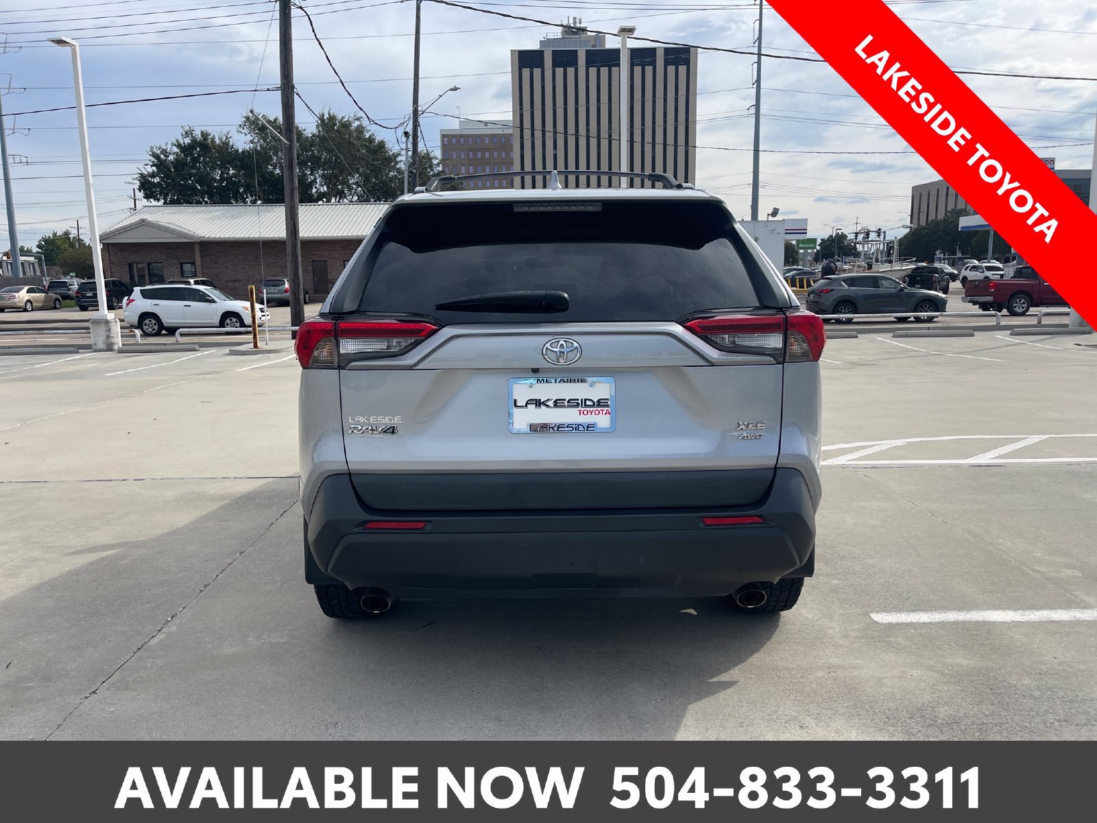 Used 2021 Toyota RAV4 XLE AWD/4WD image 4