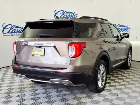 Used 2021 Ford Explorer XLT w/ Equipment Group 202A AWD/4WD image 6