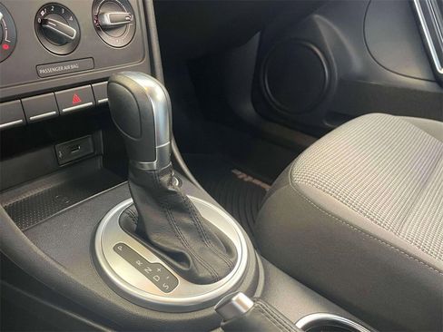 Used 2018 Volkswagen Beetle 2.0T S image 24