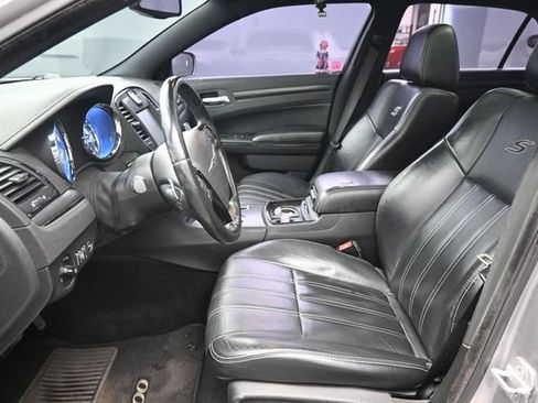 Used 2014 Chrysler 300 S RWD image 19