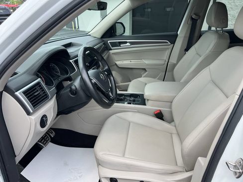 Used 2018 Volkswagen Atlas SE w/ R-Line Package image 11