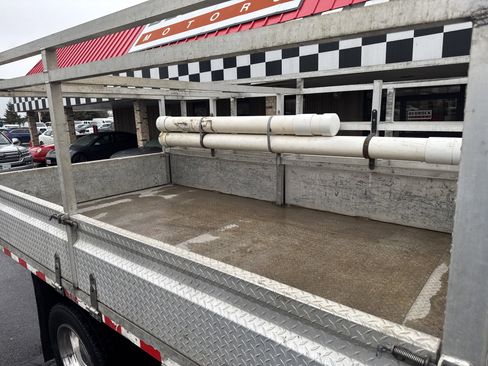 Used 2017 Ford F550 2WD Crew Cab Super Duty image 29