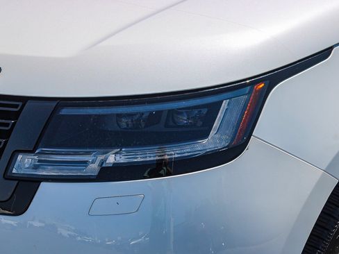 Used 2023 Land Rover Range Rover SE AWD/4WD image 5
