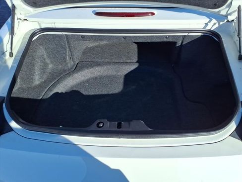 Used 2003 Ford Thunderbird Deluxe image 31