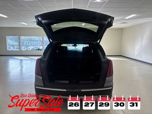 Used 2020 Cadillac XT5 Premium Luxury image 12