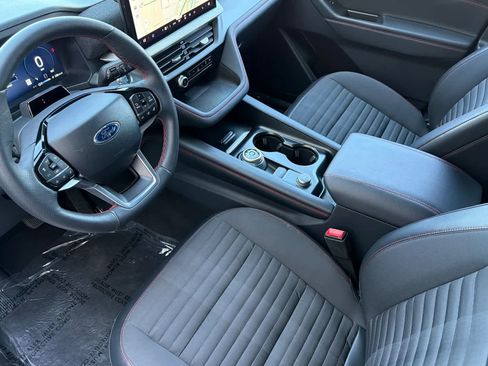Used 2025 Ford Explorer ST-Line w/ ST-Line Street Pack AWD/4WD image 11