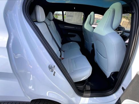 New 2025 Volvo EX30 Ultra w/ Protection Package Premier image 27