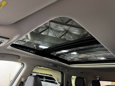 New 2026 Nissan Pathfinder Platinum image 14