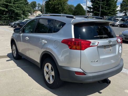 Used 2013 Toyota RAV4 XLE AWD/4WD image 3