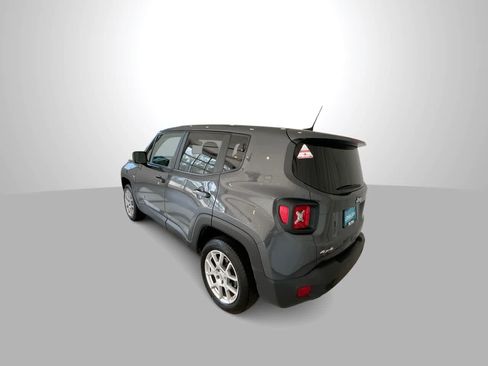 Used 2023 Jeep Renegade Latitude AWD/4WD image 6