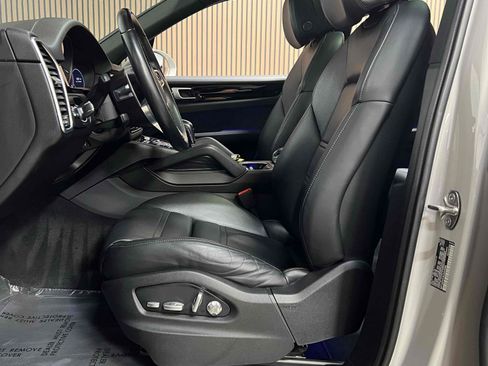 Used 2020 Porsche Cayenne E-Hybrid AWD/4WD image 41