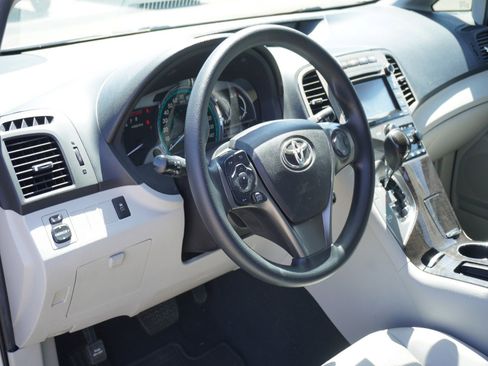 Used 2015 Toyota Venza LE FWD image 18