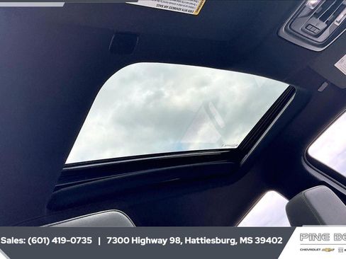 Used 2023 Chevrolet Silverado 1500 ZR2 w/ Technology Package AWD/4WD image 17