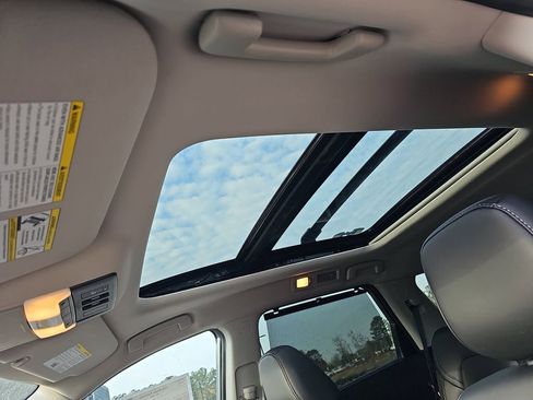 New 2026 Nissan Pathfinder SL w/ SL Premium Package FWD image 33