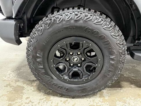 Used 2024 Ford Bronco Big Bend w/ Sasquatch Package AWD/4WD image 6