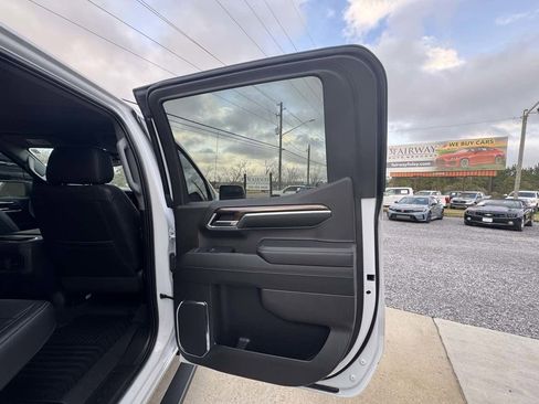 Used 2024 Chevrolet Silverado 1500 LT Trail Boss w/ Convenience Package II image 38