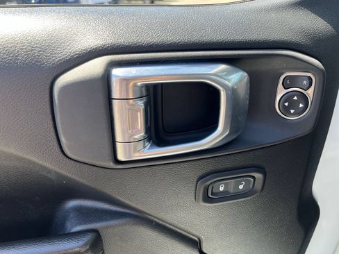 Used 2021 Jeep Gladiator Sport AWD/4WD image 21