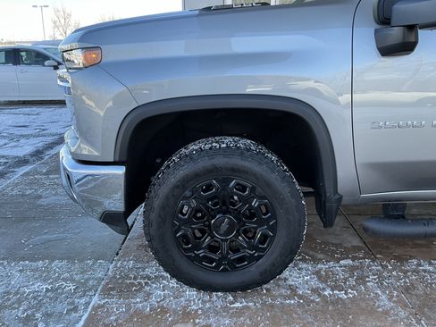 Used 2025 Chevrolet Silverado 3500 LT w/ Convenience Package image 25