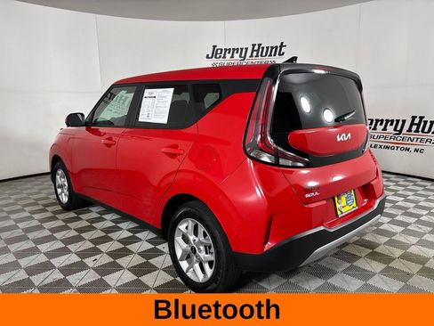 Used 2025 Kia Soul LX w/ LX Technology Package FWD image 9
