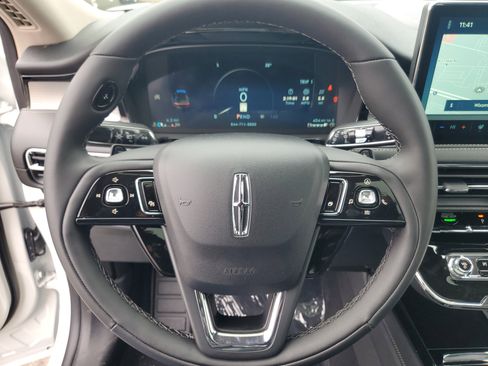 New 2026 Lincoln Corsair Premiere image 16