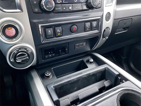 Used 2019 Nissan Titan PRO-4X w/ Pro-4x Convenience Package image 27