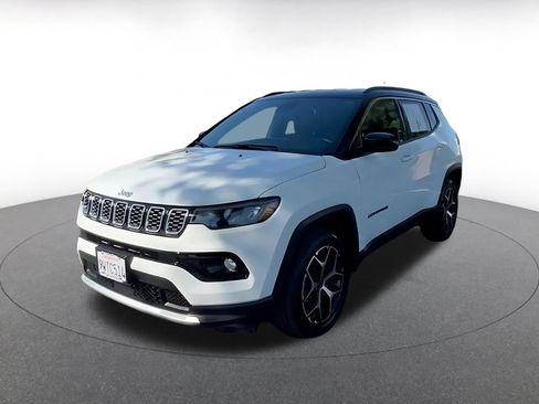 Used 2025 Jeep Compass Limited AWD/4WD image 6