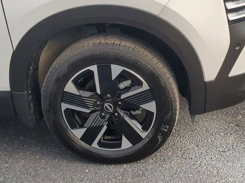 Used 2025 Nissan Kicks SR image 10