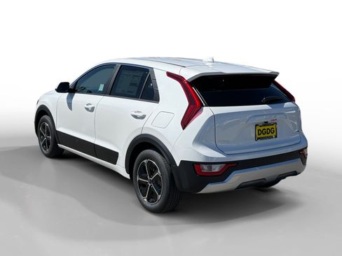 New 2026 Kia Niro LX FWD image 3