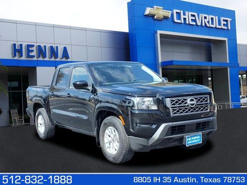 Used 2024 Nissan Frontier SV image 1