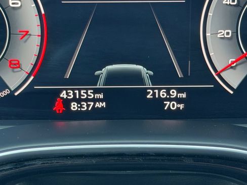 Used 2022 Audi Q8 Premium w/ Convenience Package AWD/4WD image 23
