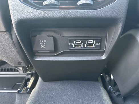 New 2025 Jeep Grand Cherokee Altitude image 17