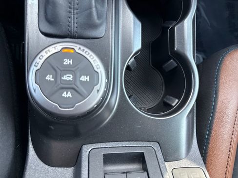 Used 2023 Ford Bronco Outer Banks image 23