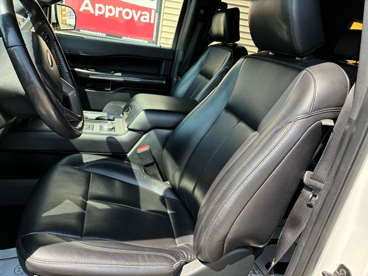 Used 2020 Ford Expedition XLT w/ Equipment Group 202A AWD/4WD image 9