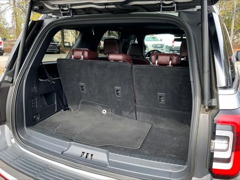 Used 2024 Ford Expedition Limited image 33