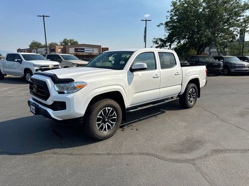 Used 2022 Toyota Tacoma SR AWD/4WD image 2