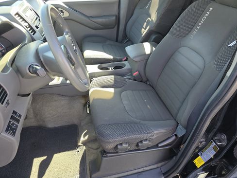 Used 2012 Nissan Frontier SV w/ Sport Appearance Pkg image 21