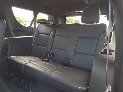 Used 2024 Chevrolet Suburban Premier w/ Premium Package AWD/4WD image 10
